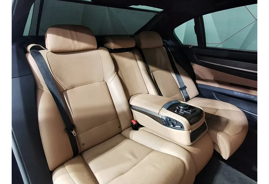 АВИЛОН - BMW 7 серия 740i AT (320 л.с.) Черный - slide 8