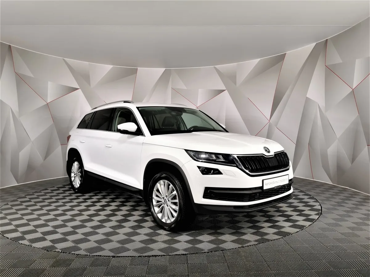 Skoda Kodiaq 2.0 TSI DSG 4X4 (180 л.с.) Белый в АВИЛОН. Слайд №3