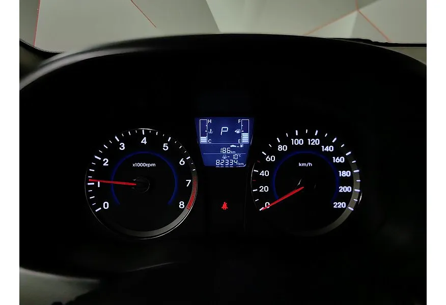 Hyundai Solaris 1.6 AT (123 л.с.) Comfort Белый в АВИЛОН. Слайд №18