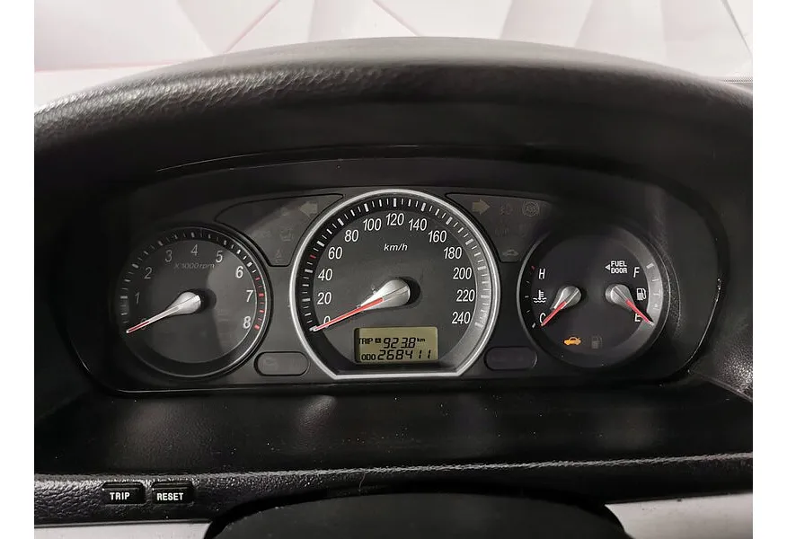 Hyundai Sonata 2.0 MT (144 л.с.) Серебристый в АВИЛОН. Слайд №18