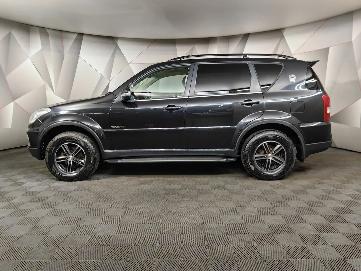 SsangYong Rexton 2.7 Xdi T-Tronic 4WD (165 л.с.) Черный в АВИЛОН. Слайд №5