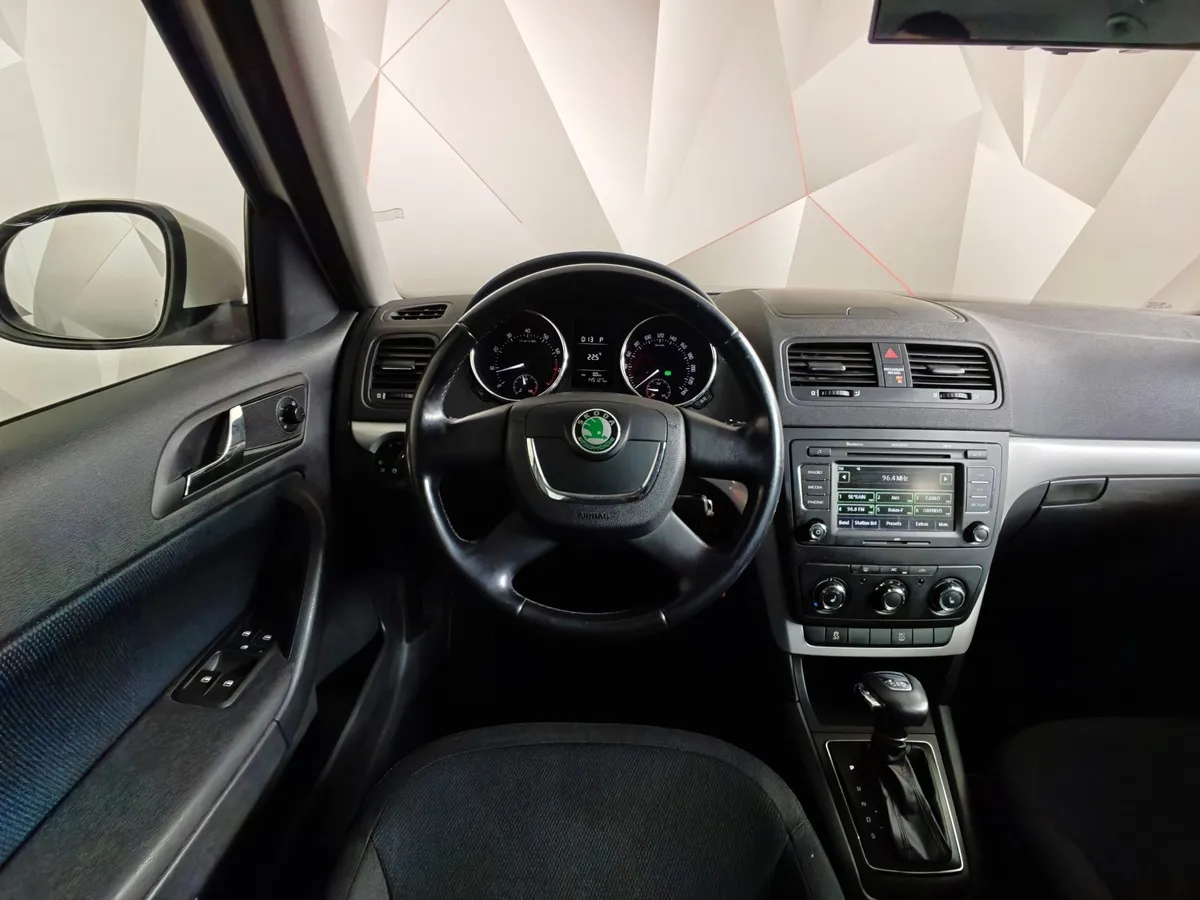 Skoda Yeti 1.2 TSI DSG (105 л.с.) Active Белый в АВИЛОН. Слайд №18