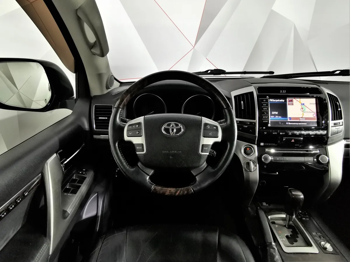 Toyota Land Cruiser 4.5 Twin-Turbo D AT 4WD (5 мест) (235 л.с.) Престиж Черный в АВИЛОН. Слайд №19