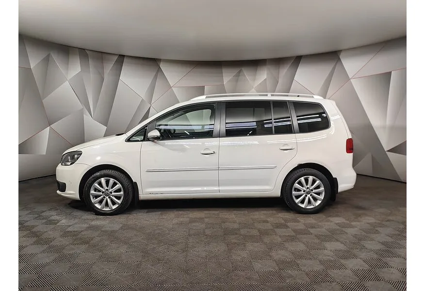 Volkswagen Touran 1.4 TSI DSG (140 л.с.) Highline Белый в АВИЛОН. Слайд №5