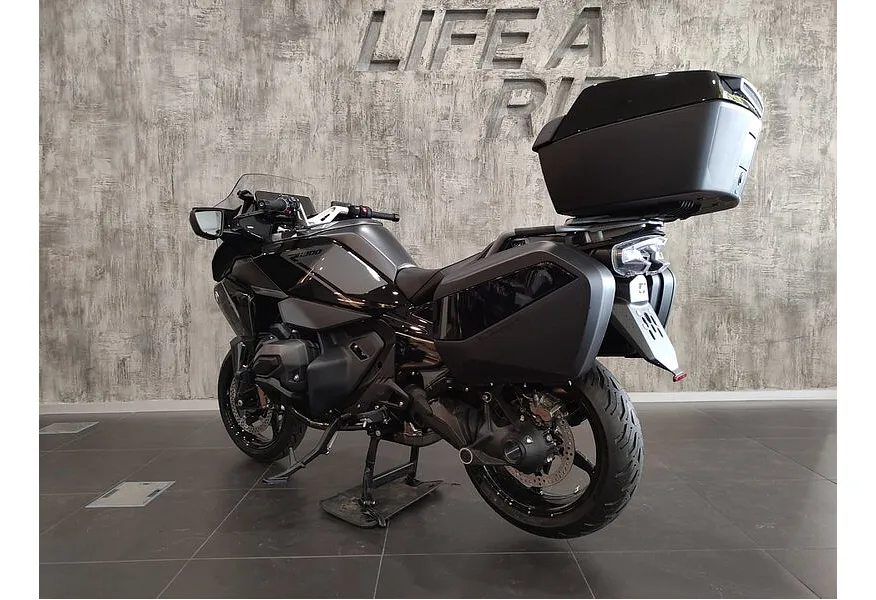 BMW Motorrad R 1300 RT 1300 см³ (145 л.с.) (145) 1300 Черный в АВИЛОН. Слайд №5