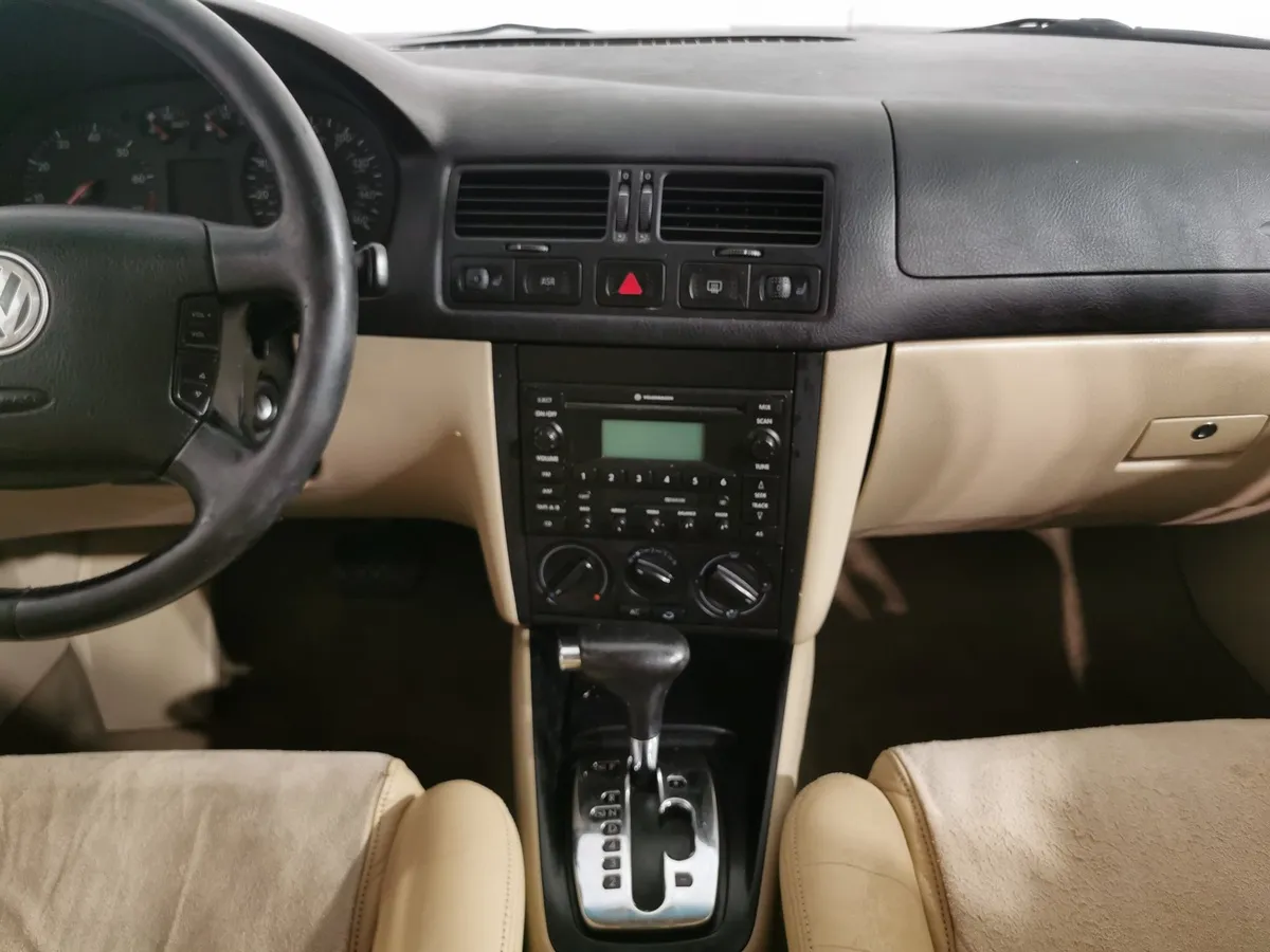 Volkswagen Jetta 1.8 5V Turbo AT (180 л.с.) Синий в АВИЛОН. Слайд №13