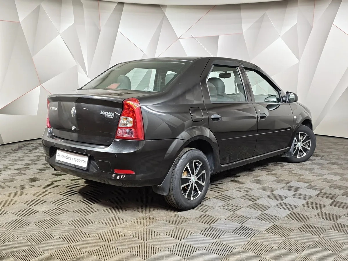 Renault Logan 1.6 AT (102 л.с.) Черный в АВИЛОН. Слайд №2