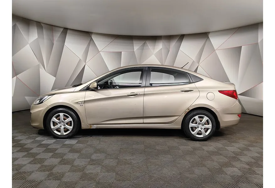 Hyundai Solaris 1.6 AT (123 л.с.) Active Plus Бежевый в АВИЛОН. Слайд №3