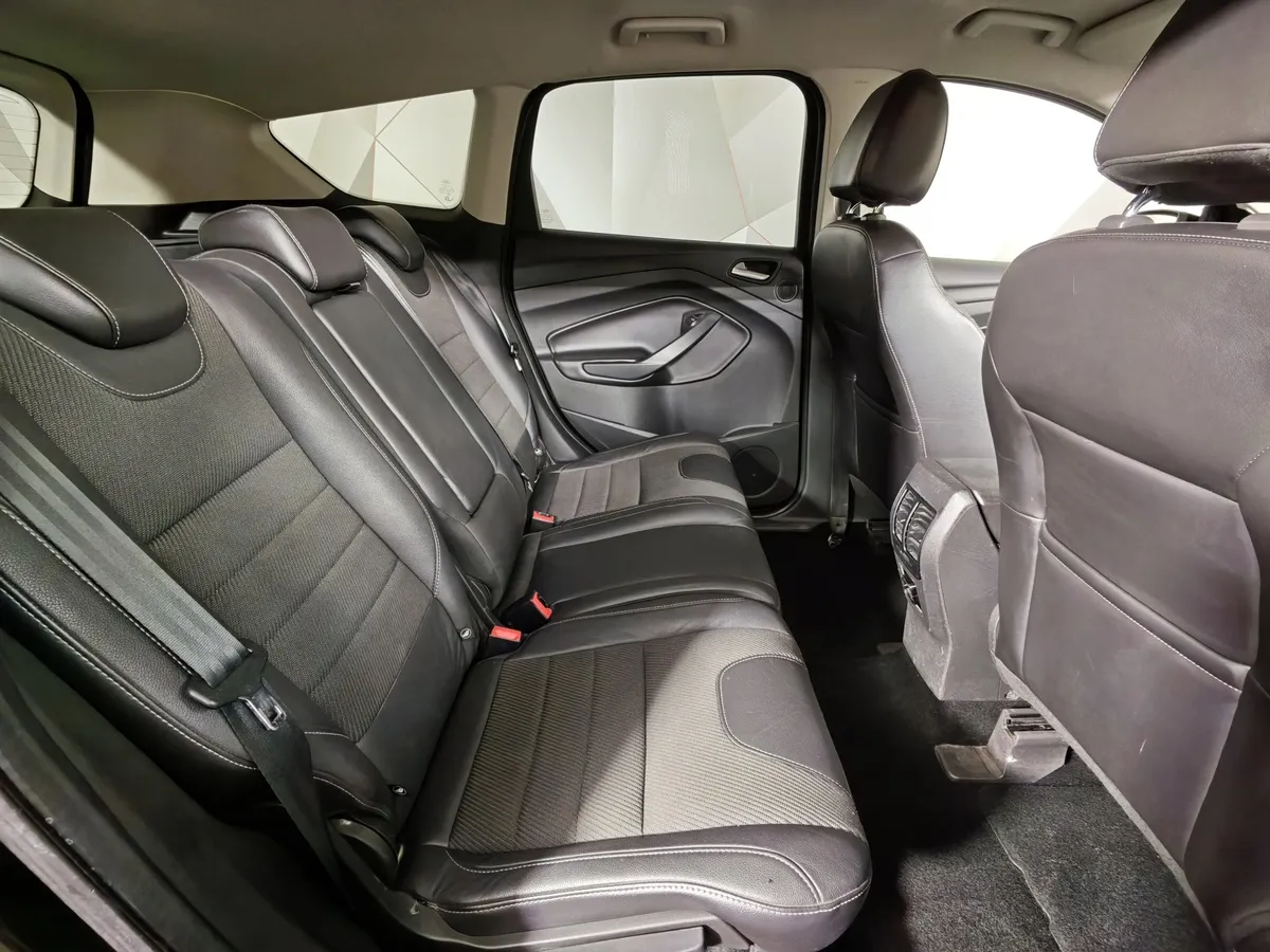 Ford Kuga 1.6 EcoBoost AT AWD (150 л.с.) Titanium Черный в АВИЛОН. Слайд №15