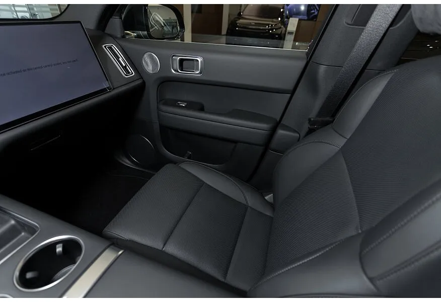 Li Auto L6 1.5 AT 4WD (150 л.с.) Max Черный в АВИЛОН. Слайд №13