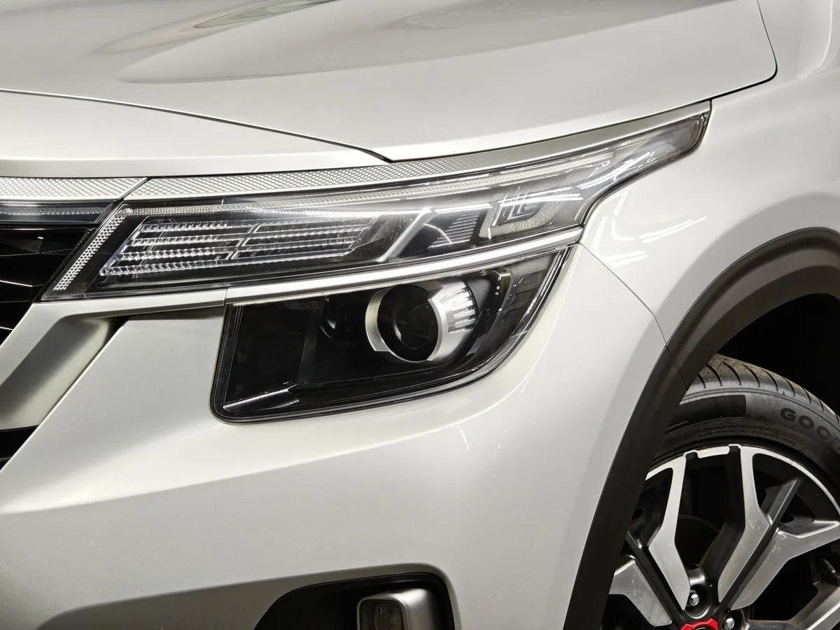 Kia Seltos 1.6 MPI AT 4WD (121 л.с.) Luxe Серый в АВИЛОН. Слайд №10