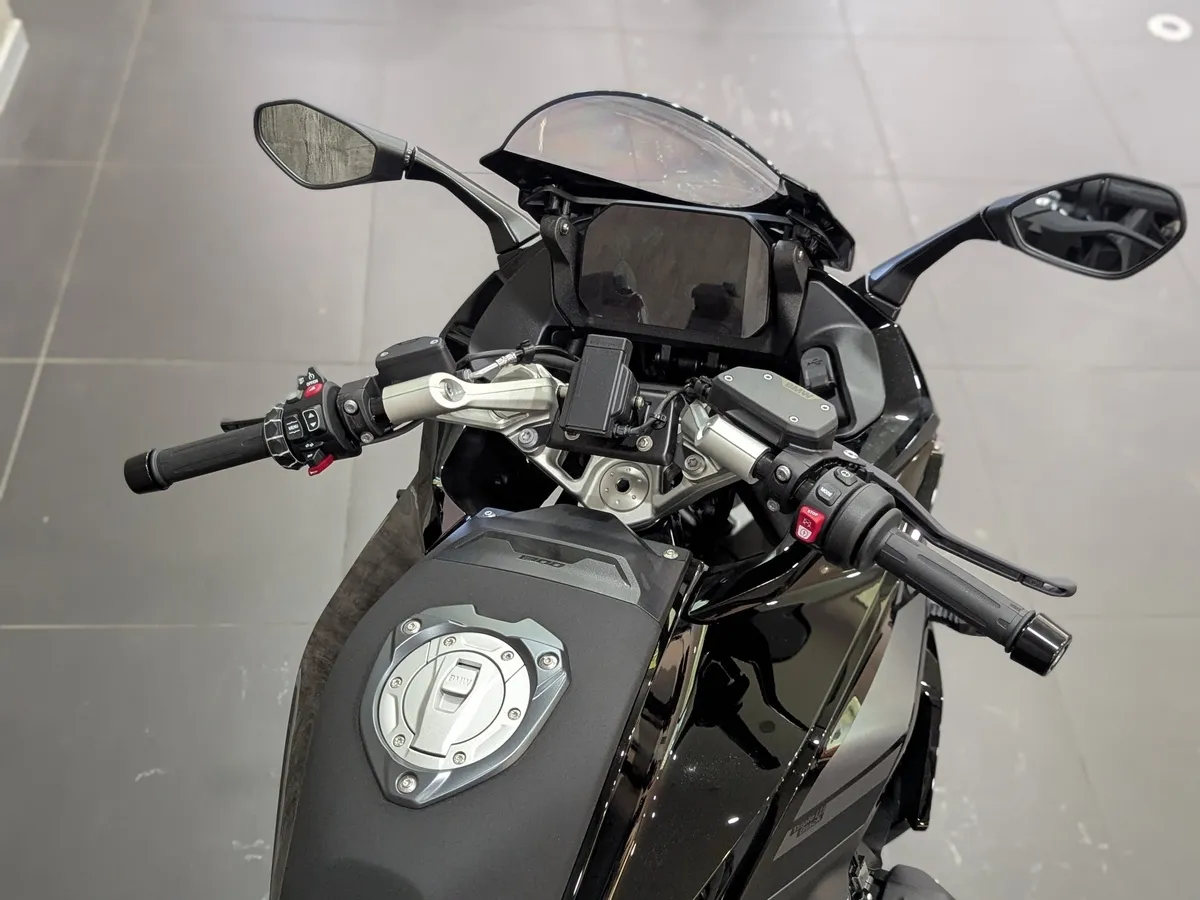 BMW Motorrad R 1300 RS 1300 см³ (145 л.с.) (145) 1300 Черный в АВИЛОН. Слайд №3
