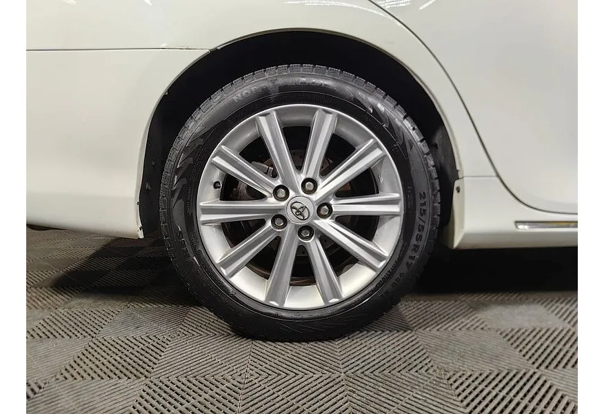 Toyota Camry 3.5 AT (249 л.с.) Белый в АВИЛОН. Слайд №9