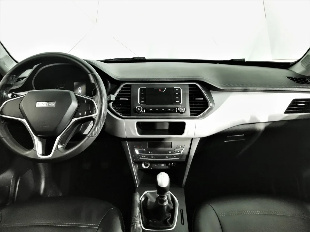 Lifan X70 2.0 MT (136 л.с.) Standard Серый в АВИЛОН. Слайд №13