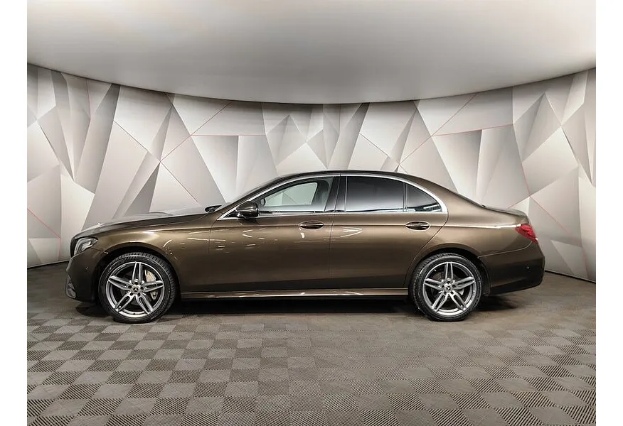 Mercedes-Benz E-Класс E 200 4MATIC 9G-TRONIC (184 л.с.) Sport Plus Коричневый в АВИЛОН. Слайд №5