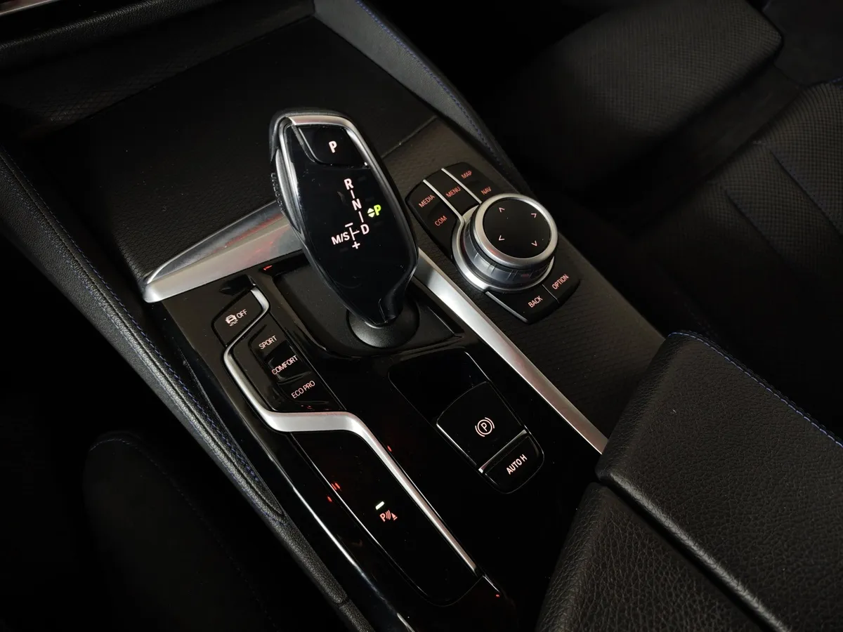 BMW 5 серия 520d xDrive Steptronic (190 л.с.) M Sport Pure Черный в АВИЛОН. Слайд №17