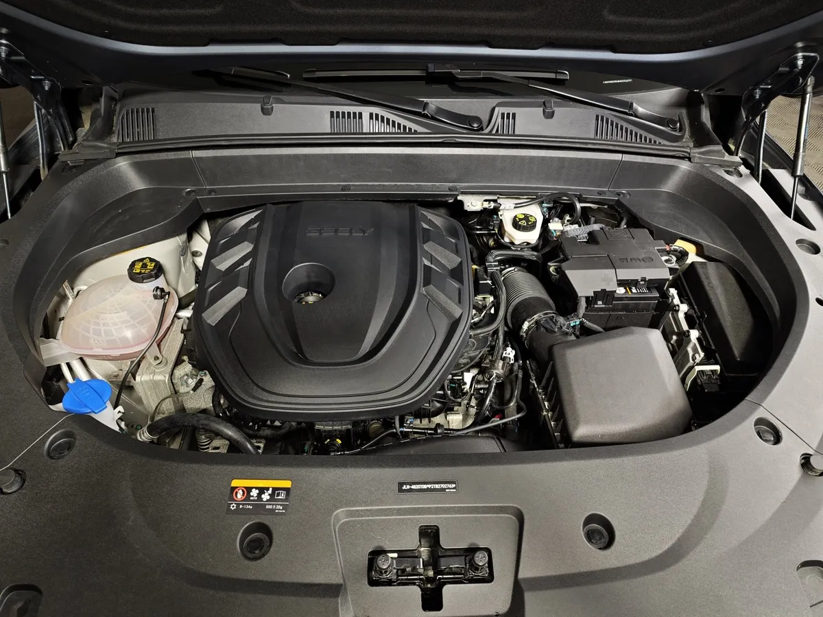 Geely Monjaro 2.0T 8AT 4WD (238 л.с.) Флагман Серый в АВИЛОН. Слайд №11