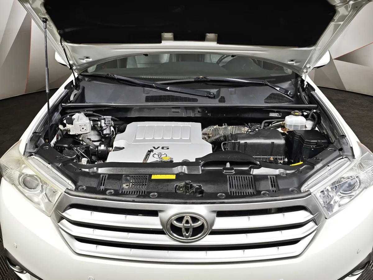 Toyota Highlander 3.5 AT 4WD (273 л.с.) Комфорт Белый в АВИЛОН. Слайд №11