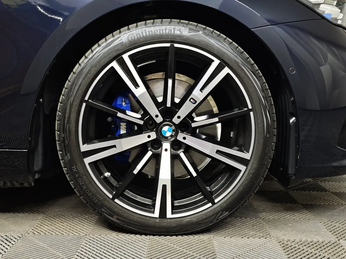 BMW 5 серия 530e AT RWD (299 л.с.) Черный в АВИЛОН. Слайд №7