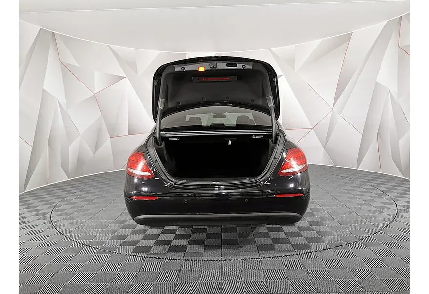 Mercedes-Benz E-Класс E 200 4MATIC 9G-TRONIC (197 л.с.) Premium (Локальная сборка) Черный в АВИЛОН. Слайд №19