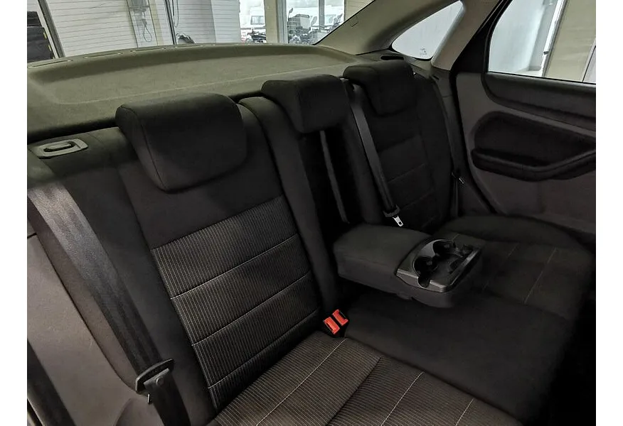 Ford Focus 1.6 MT (116 л.с.) Ghia Серый в АВИЛОН. Слайд №16