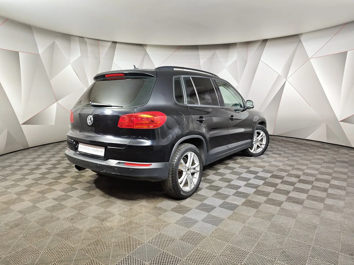 Volkswagen Tiguan 2.0 TDI 4Motion AT (140 л.с.) Track & Field Черный в АВИЛОН. Слайд №2
