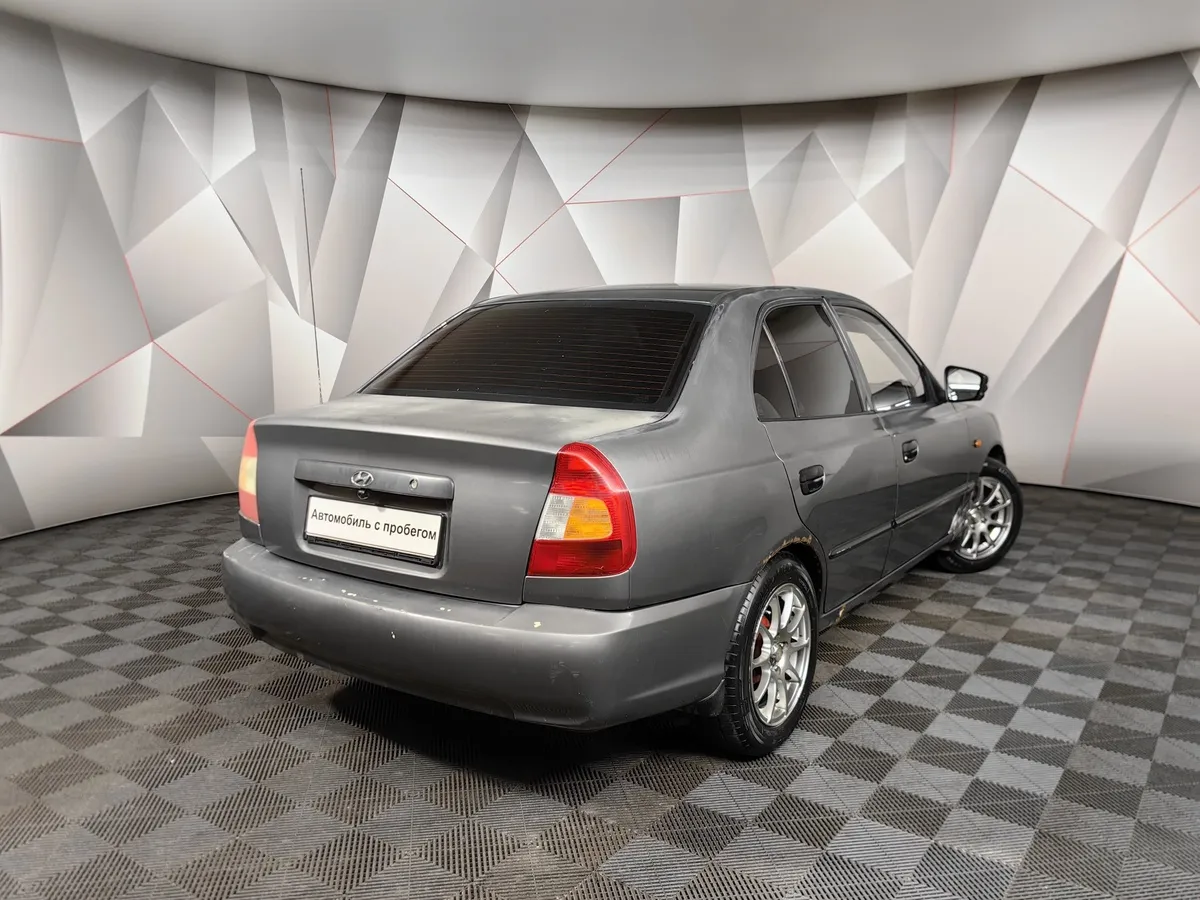 Hyundai Accent 1.5 MT (102 л.с.) Серый в АВИЛОН. Слайд №2