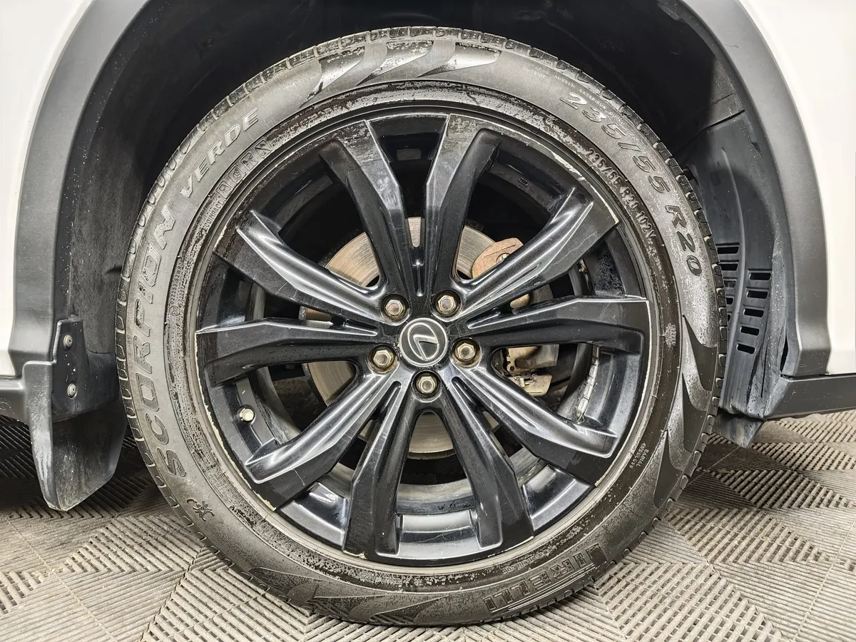 Lexus RX 300 AT AWD (238 л.с.) Executive Белый в АВИЛОН. Слайд №9