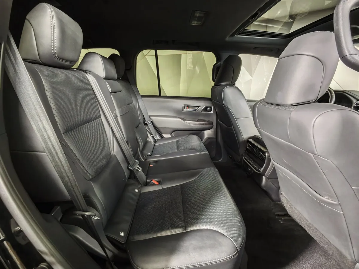 Toyota Land Cruiser 3.4 V6 AT 4WD (299 л.с.) 70th Anniversary Черный в АВИЛОН. Слайд №16