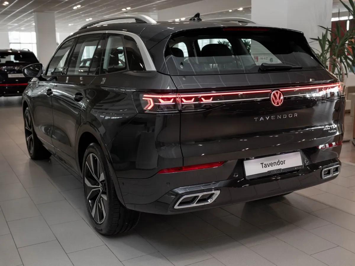 Volkswagen Tavendor 2.0TSI DSG 4WD (220 л.с.) R-Line Cruise Edition Серый в АВИЛОН. Слайд №5