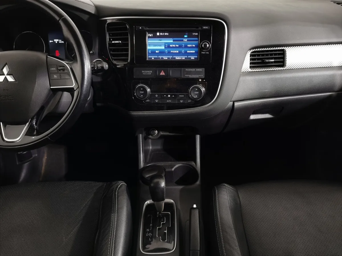 Mitsubishi Outlander 2.0 MIVEC CVT 4WD (146 л.с.) Invite Черный в АВИЛОН. Слайд №14