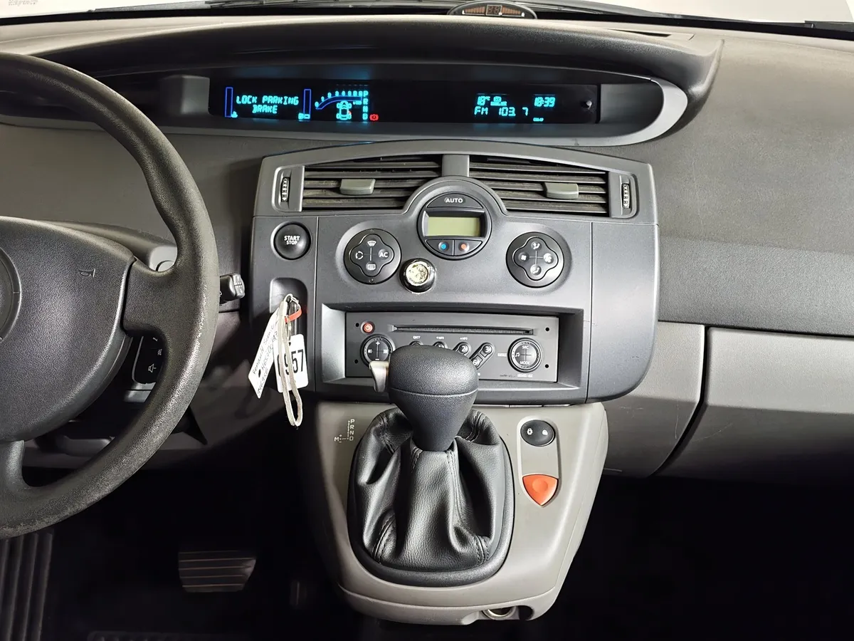 Renault Scenic 1.6 AT (115 л.с.) Серый в АВИЛОН. Слайд №14