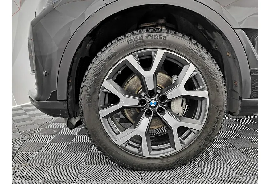 BMW X7 xDrive30d Steptronic (249 л.с.) M Sport Pro Черный в АВИЛОН. Слайд №7