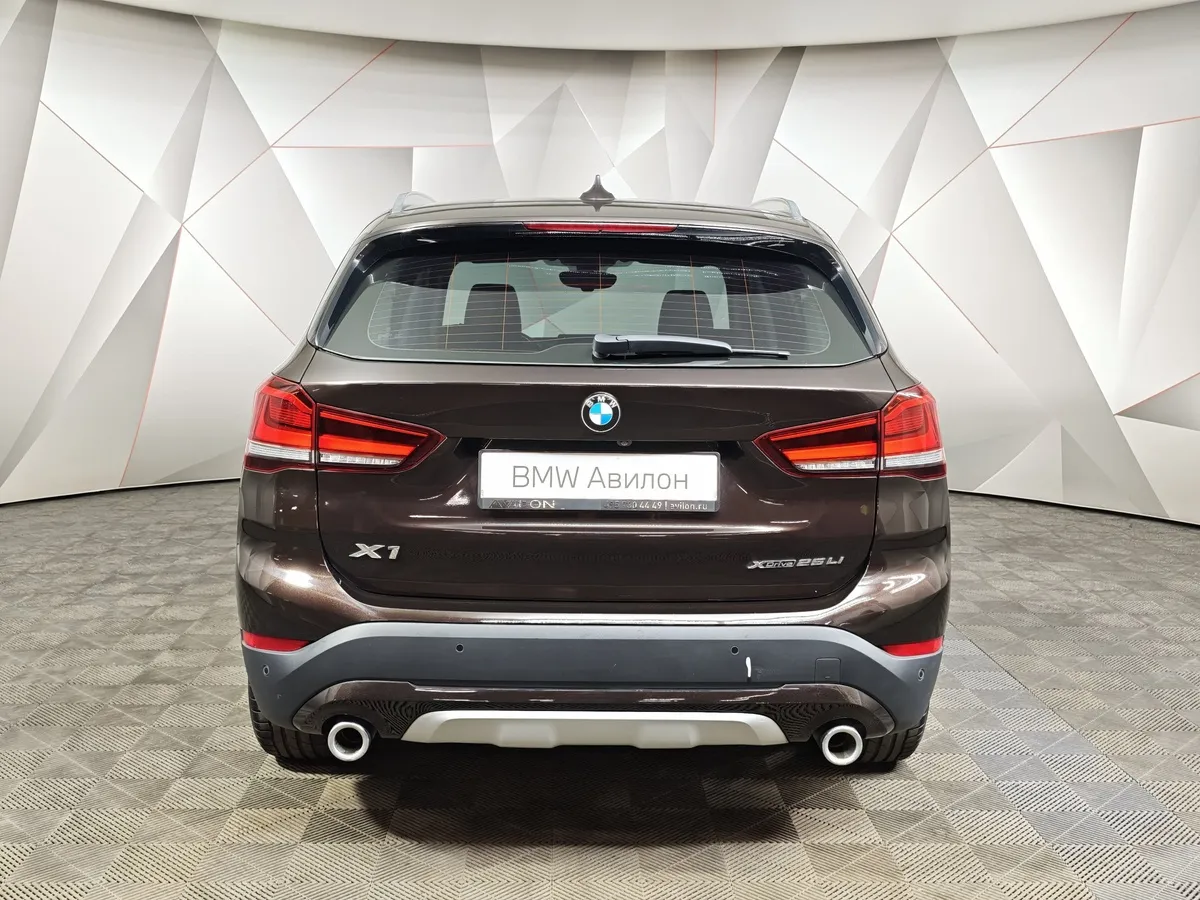 BMW X1 25i xDrive AT (231 л.с.) Коричневый в АВИЛОН. Слайд №4