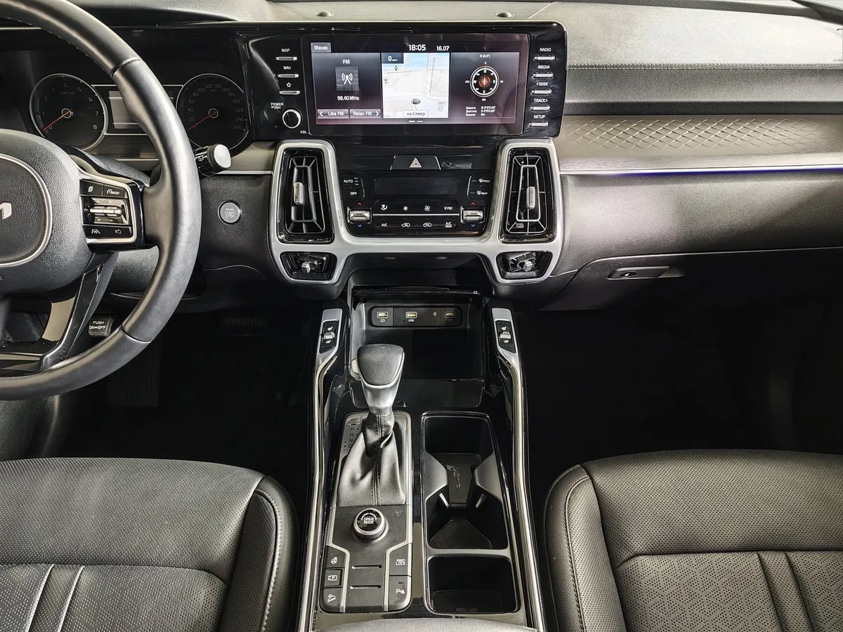 Kia Sorento 2.5 MPI 4WD AT (180 л.с.) Comfort Серый в АВИЛОН. Слайд №15