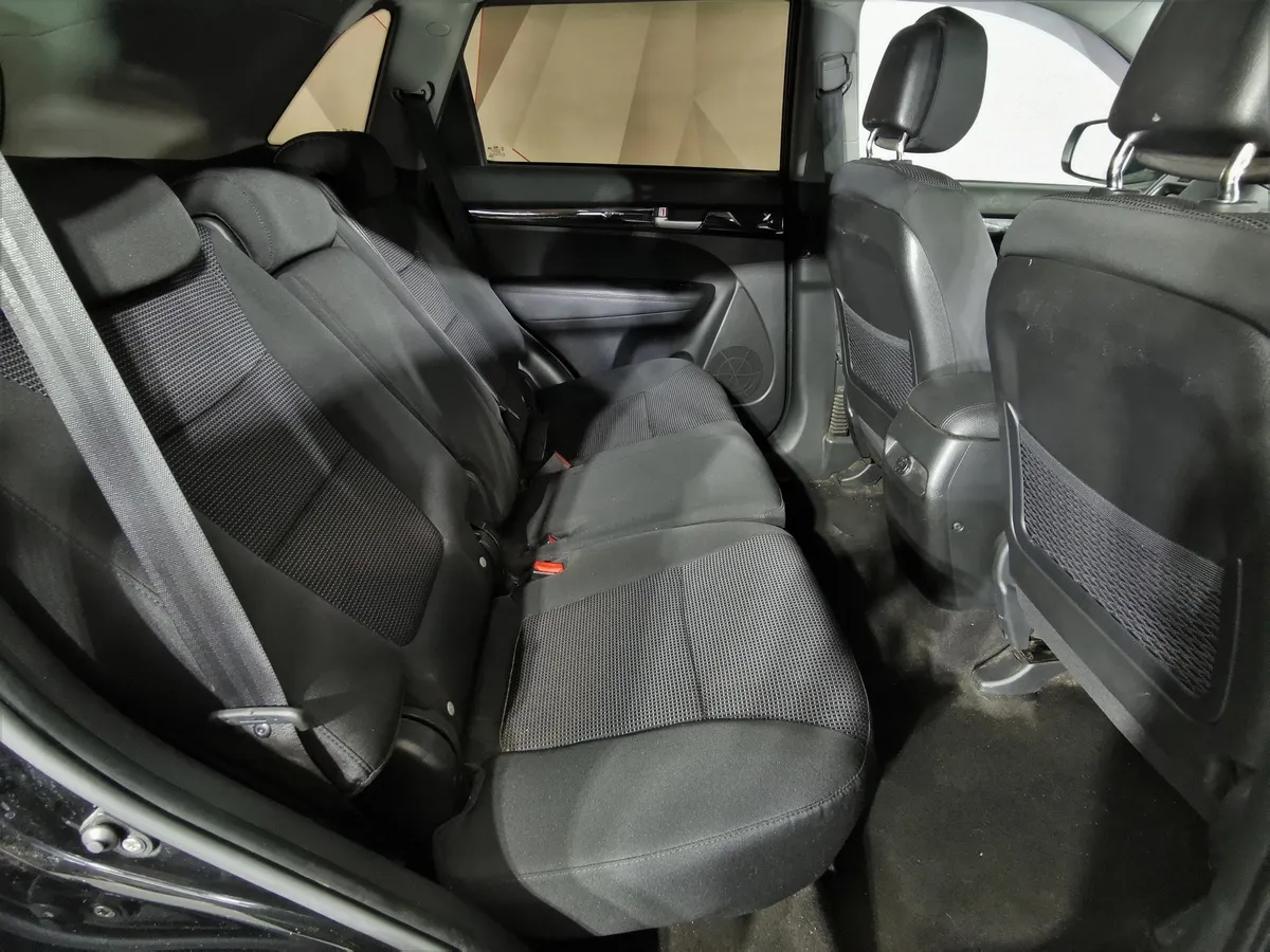 Kia Sorento 2.4 MT (175 л.с.) Черный в АВИЛОН. Слайд №15
