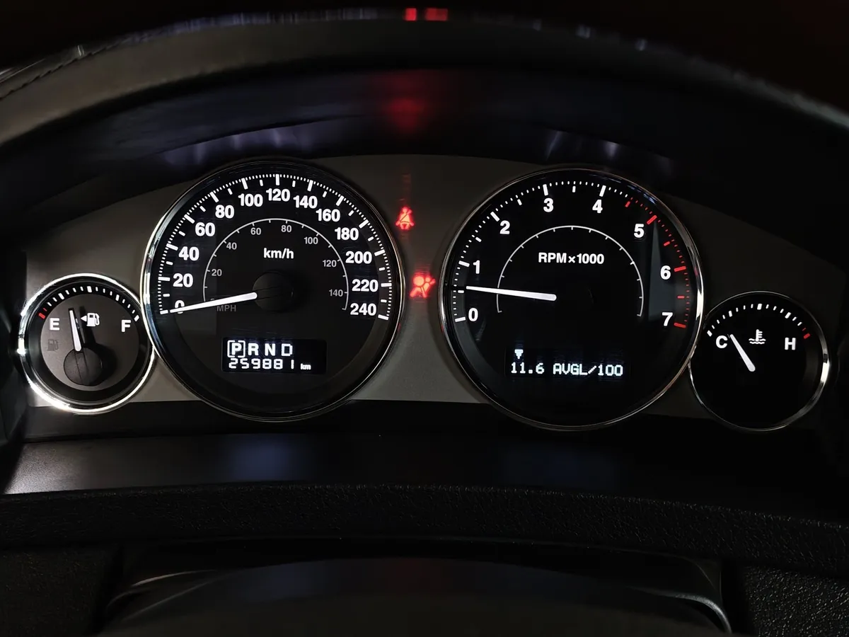 Jeep Grand Cherokee 3.0 CRD AT 4WD (218 л.с.) Серебристый в АВИЛОН. Слайд №18