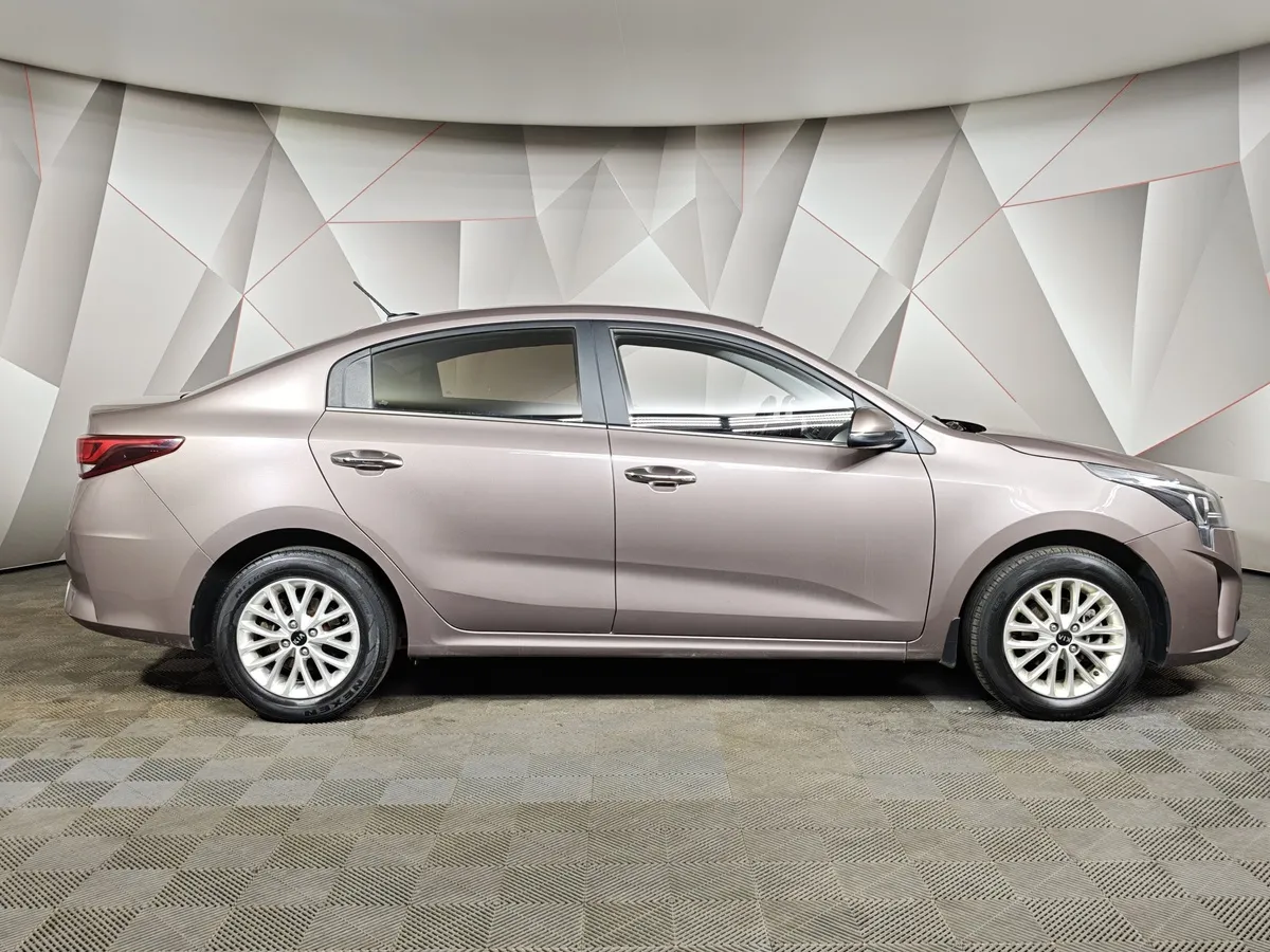 Kia Rio 1.6 AT (123 л.с.) Бежевый в АВИЛОН. Слайд №6