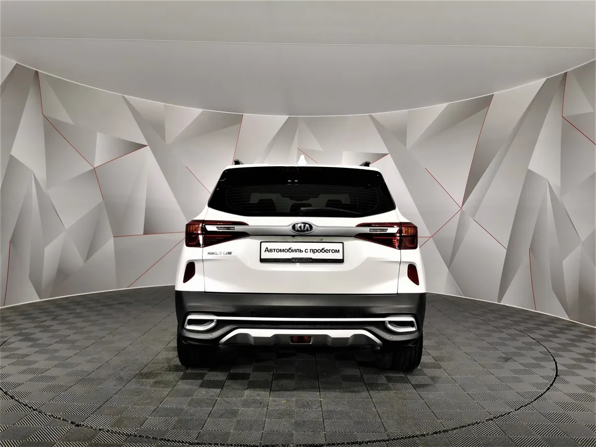 Kia Seltos 2.0 MPI 4WD IVT (149 л.с.) Luxe Белый в АВИЛОН. Слайд №8