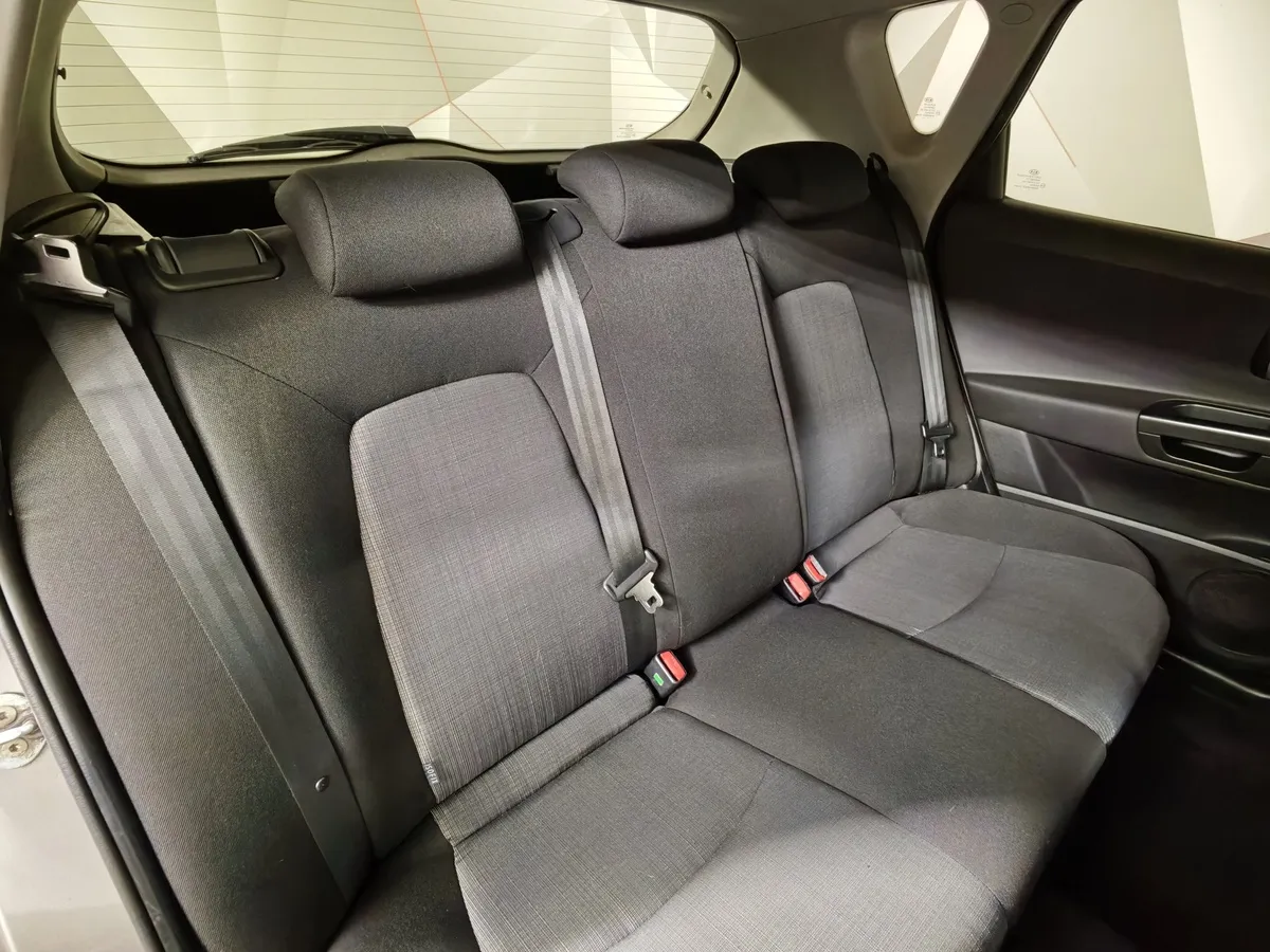 Kia Ceed 1.6 AT (122 л.с.) Бежевый в АВИЛОН. Слайд №16