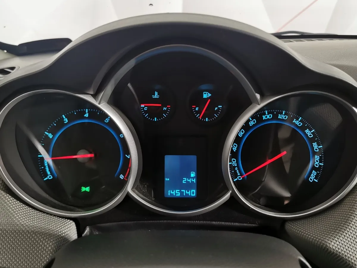 Chevrolet Cruze 1.8 MT (141 л.с.) Белый в АВИЛОН. Слайд №17