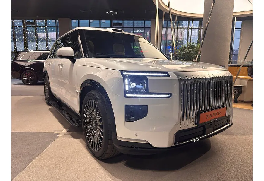 Zeekr 9X 2.0h AT 4WD (1177 л.с.) Max Белый в АВИЛОН. Слайд №2