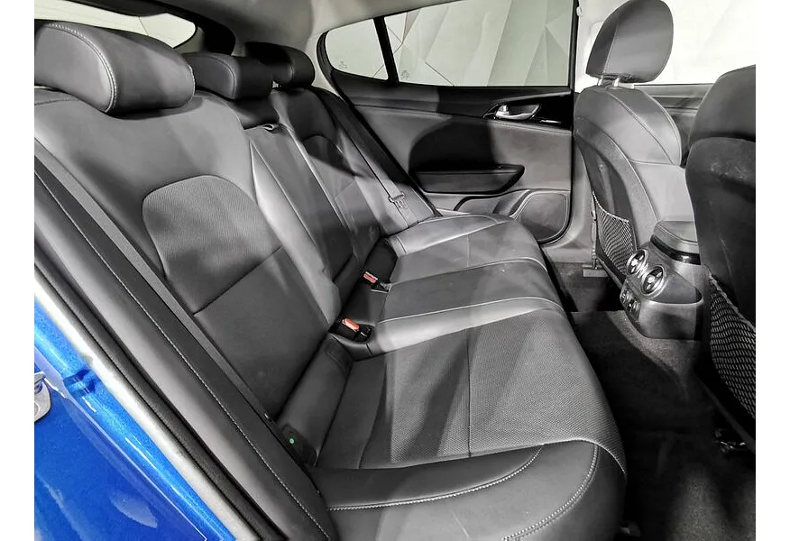 Kia Stinger 2.0 AT (197 л.с.) Comfort Синий в АВИЛОН. Слайд №14