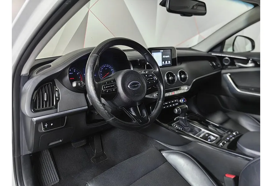 Kia Stinger 2.0 AT AWD (247 л.с.) Prestige Белый в АВИЛОН. Слайд №19