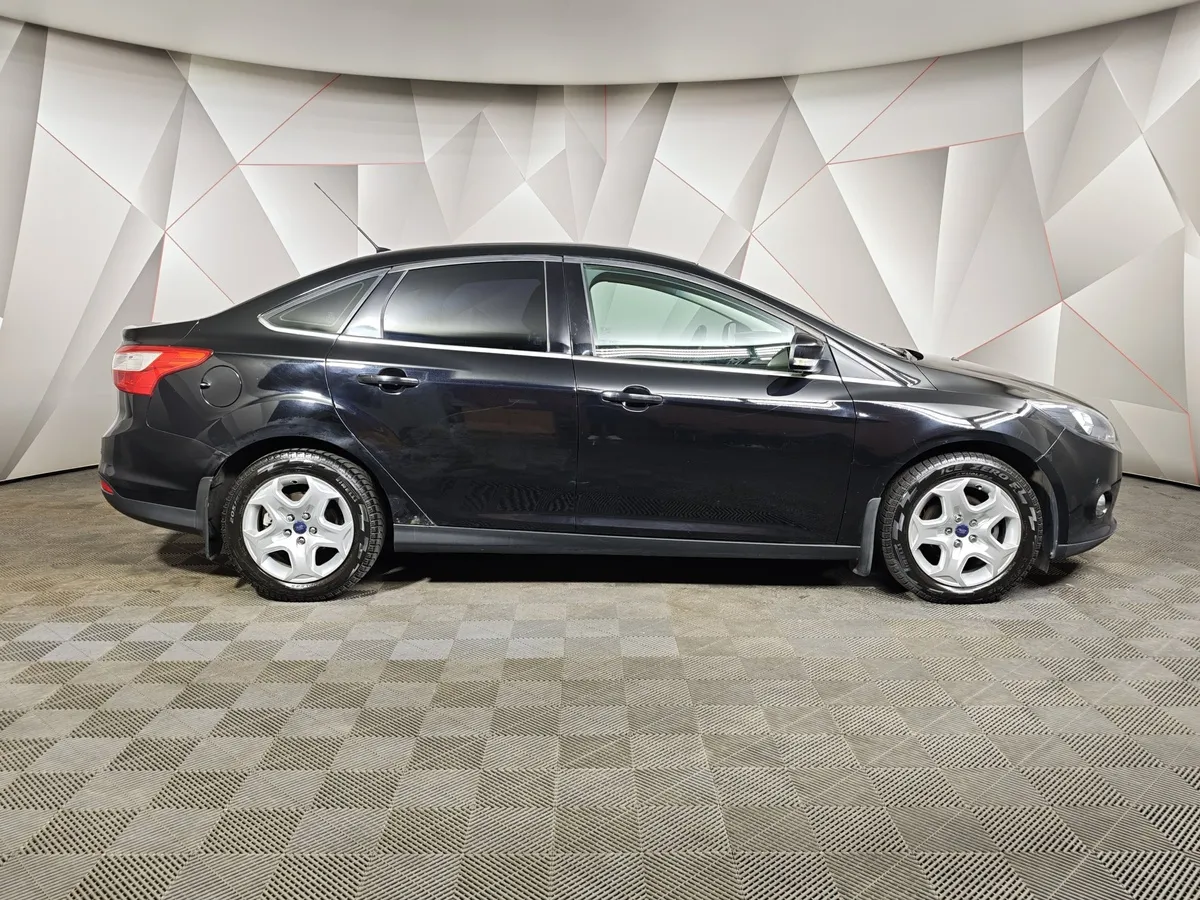 Ford Focus 1.6 Ti-VCT PowerShift (125 л.с.) Trend Черный в АВИЛОН. Слайд №6