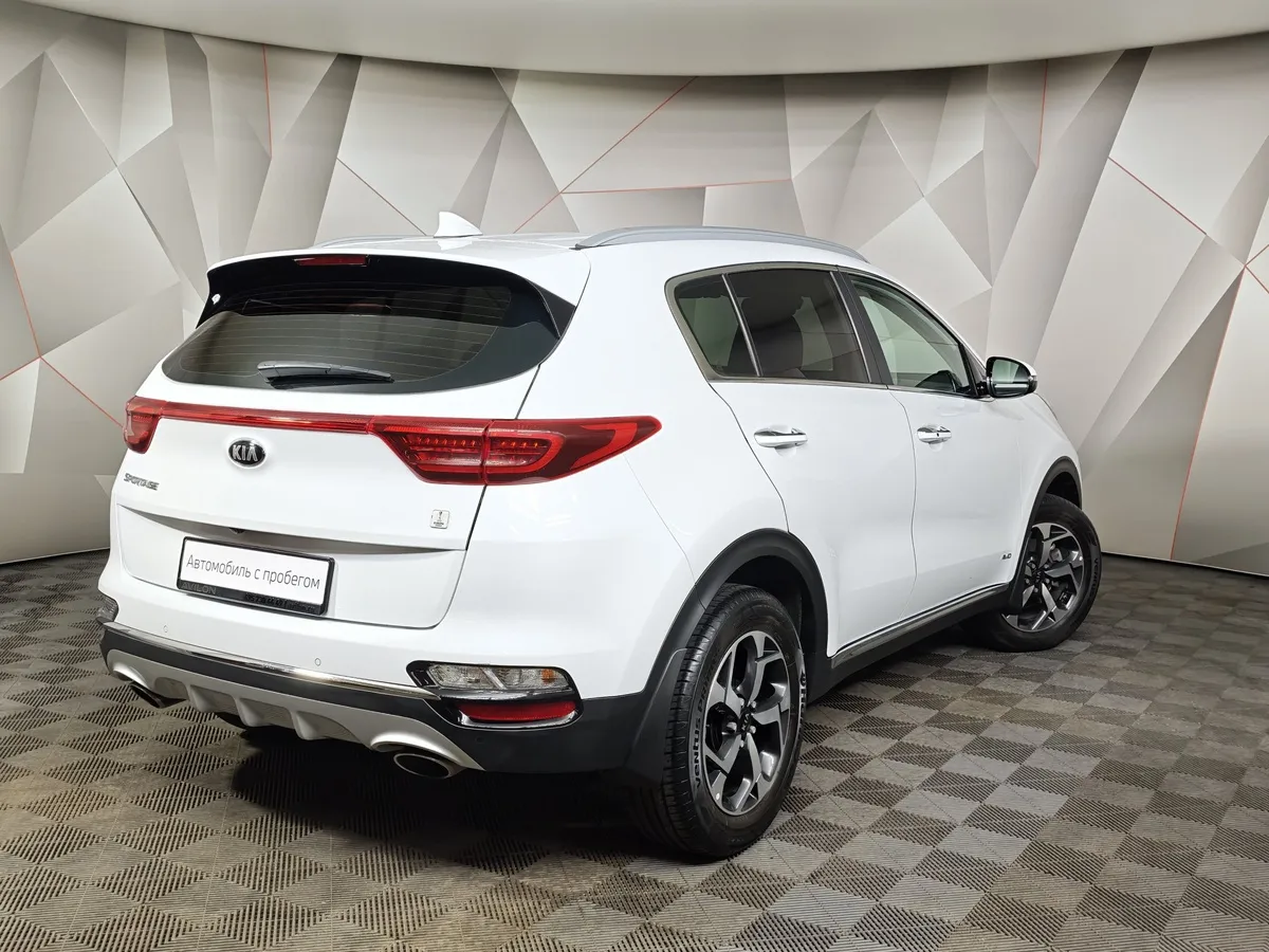 Kia Sportage 2.4 AT 4WD (184 л.с.) Luxe UEFA Белый в АВИЛОН. Слайд №2