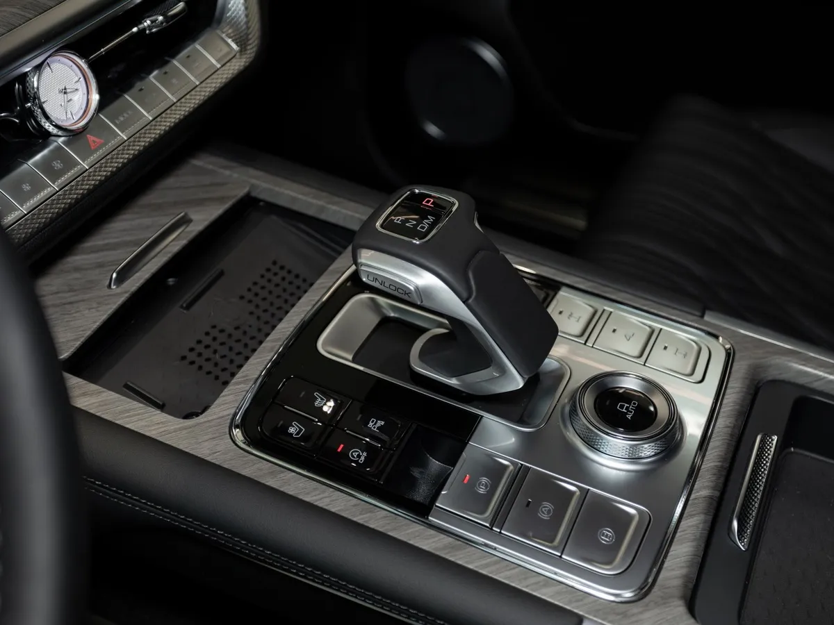 TANK 500 3.0 Turbo V6 AT 4WD (354 л.с.) Оникс Черный в АВИЛОН. Слайд №10