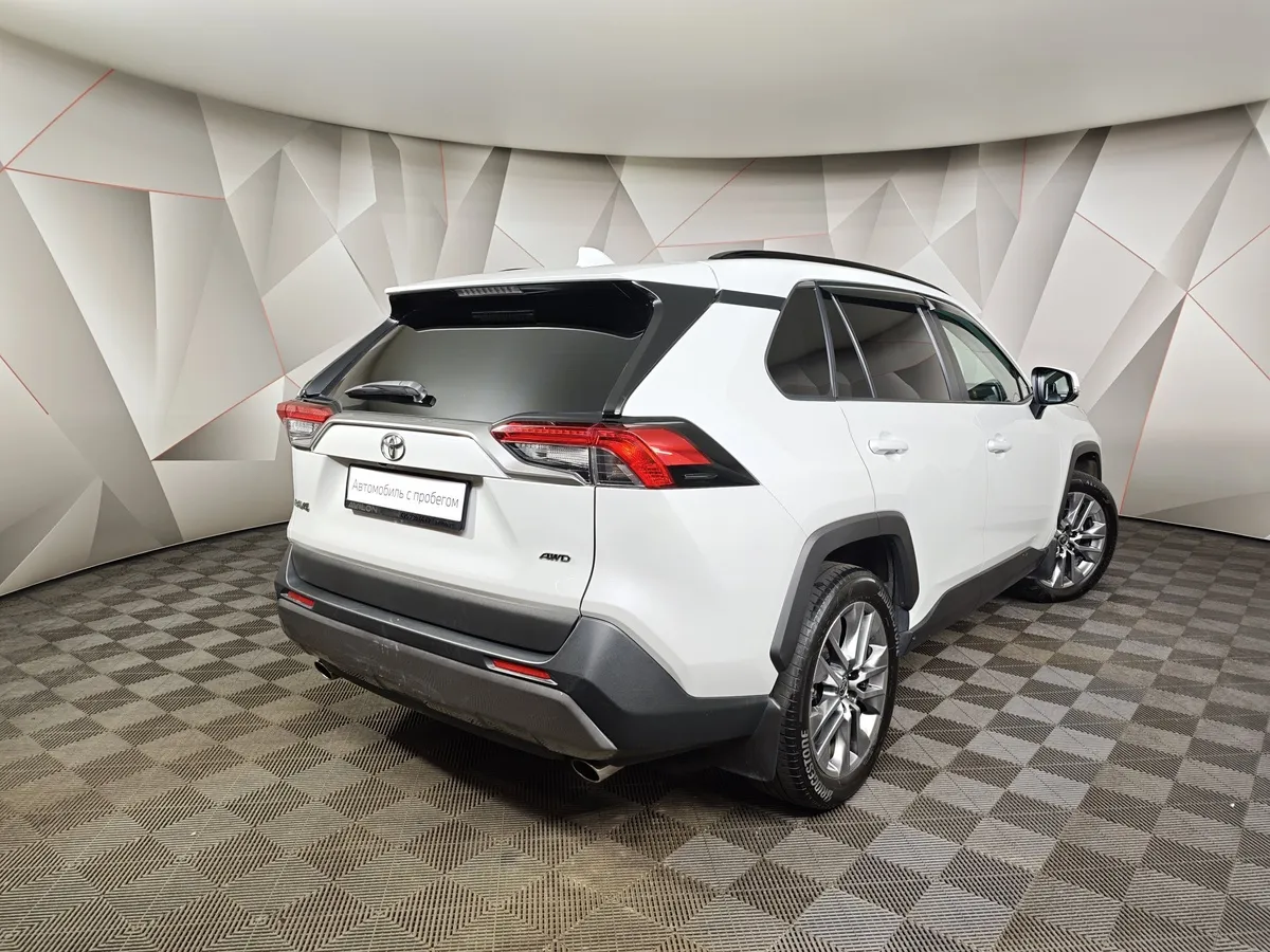 Toyota RAV4 2.0i CVT AWD (149 л.с.) Белый в АВИЛОН. Слайд №2