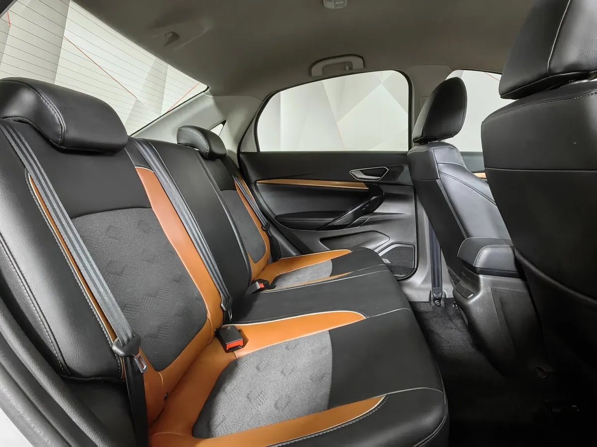 ВАЗ (Lada) Vesta 1.6 MT (106 л.с.) Techno Белый в АВИЛОН. Слайд №16