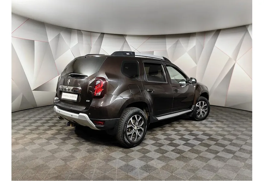 Renault Duster 1.6 MT 4x4 (114 л.с.) Коричневый в АВИЛОН. Слайд №2